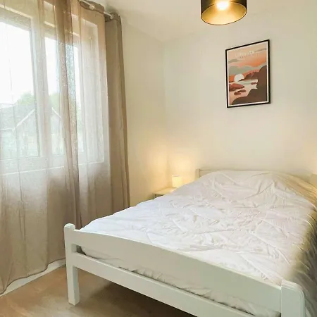 Holiday home Maison 3 Etoiles Avec Jardin Clos, A 800 M De La Plage, Proche Port De Saint-sauveur, Ile-grande - Fr-1-542-22